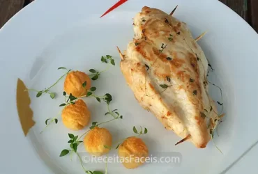 receita facil de peitos de frango recheados