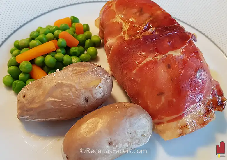 receita de peito de frango recheado com tomate e presunto