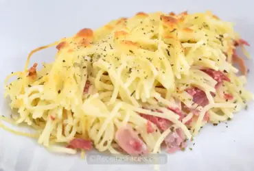 receita de massa com salame no forno