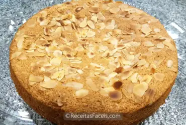 receita fácil de bolo de claras com amendoas
