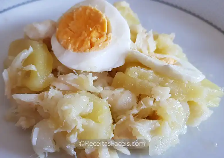 receita fácil de Bacalhau à Gomes de Sá